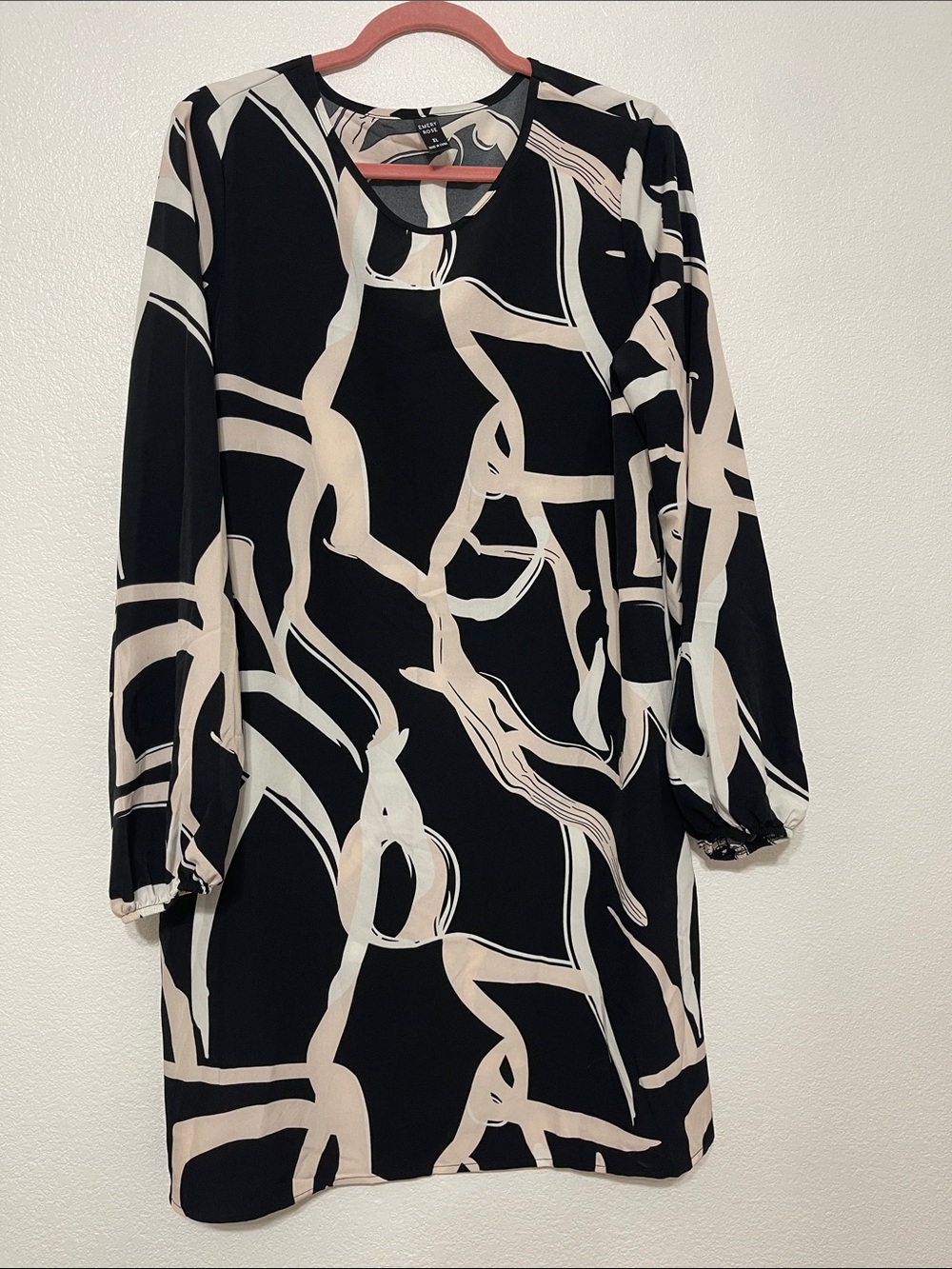 Abstract Black & Cream Long Sleeve Shift Dress